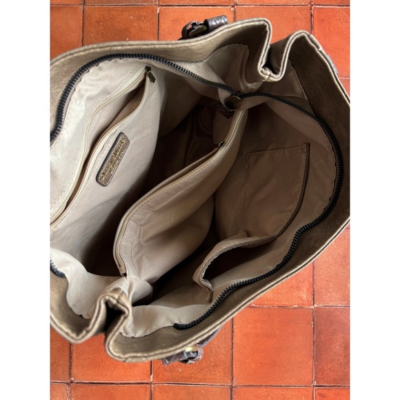 Darcy Marks London Vegan Leather Shoulder Bag In Camel EUC - Picture 5 of 7